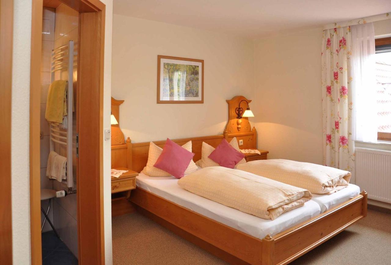 Landhotel Zur Pferdetraenke Schleid Esterno foto