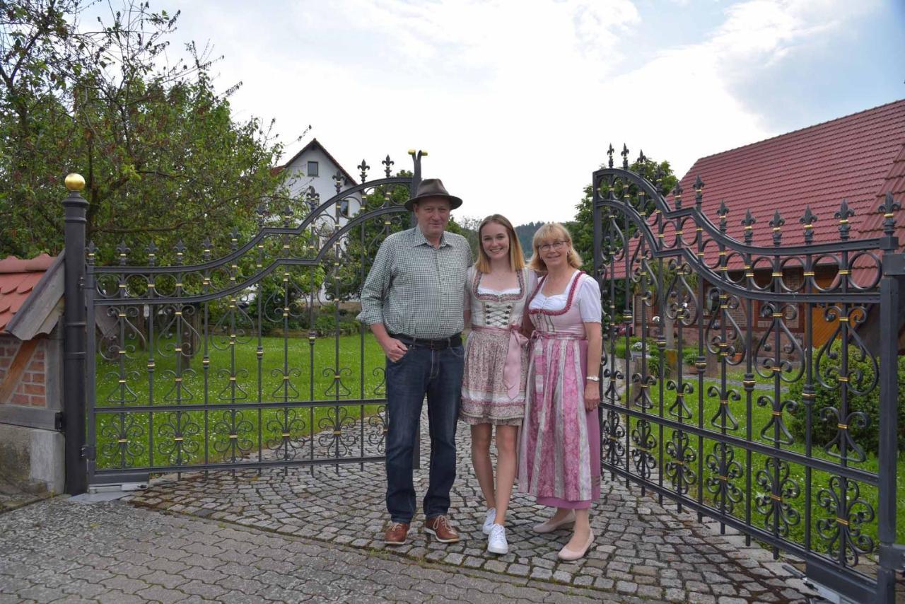 Landhotel Zur Pferdetraenke Schleid Esterno foto