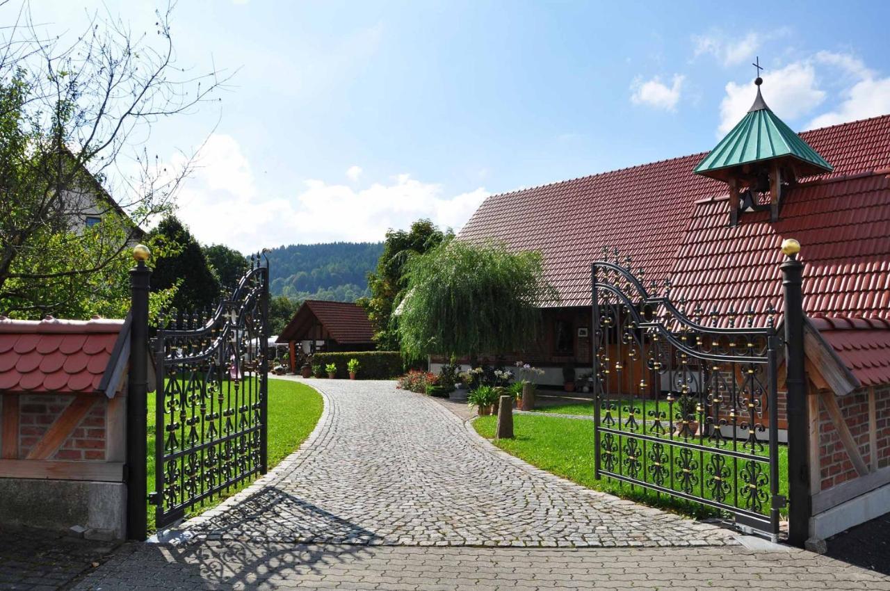 Landhotel Zur Pferdetraenke Schleid Esterno foto