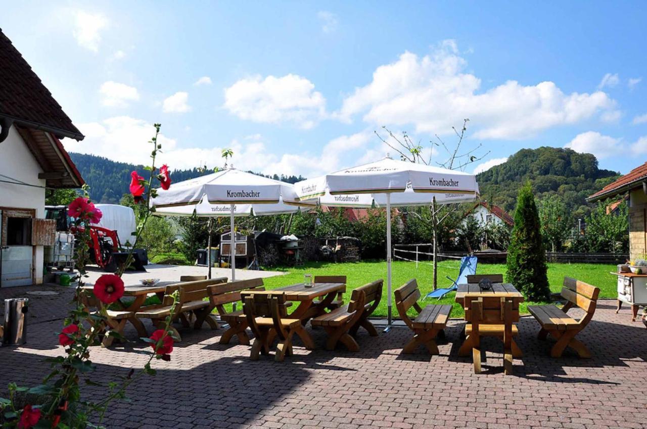 Landhotel Zur Pferdetraenke Schleid Esterno foto
