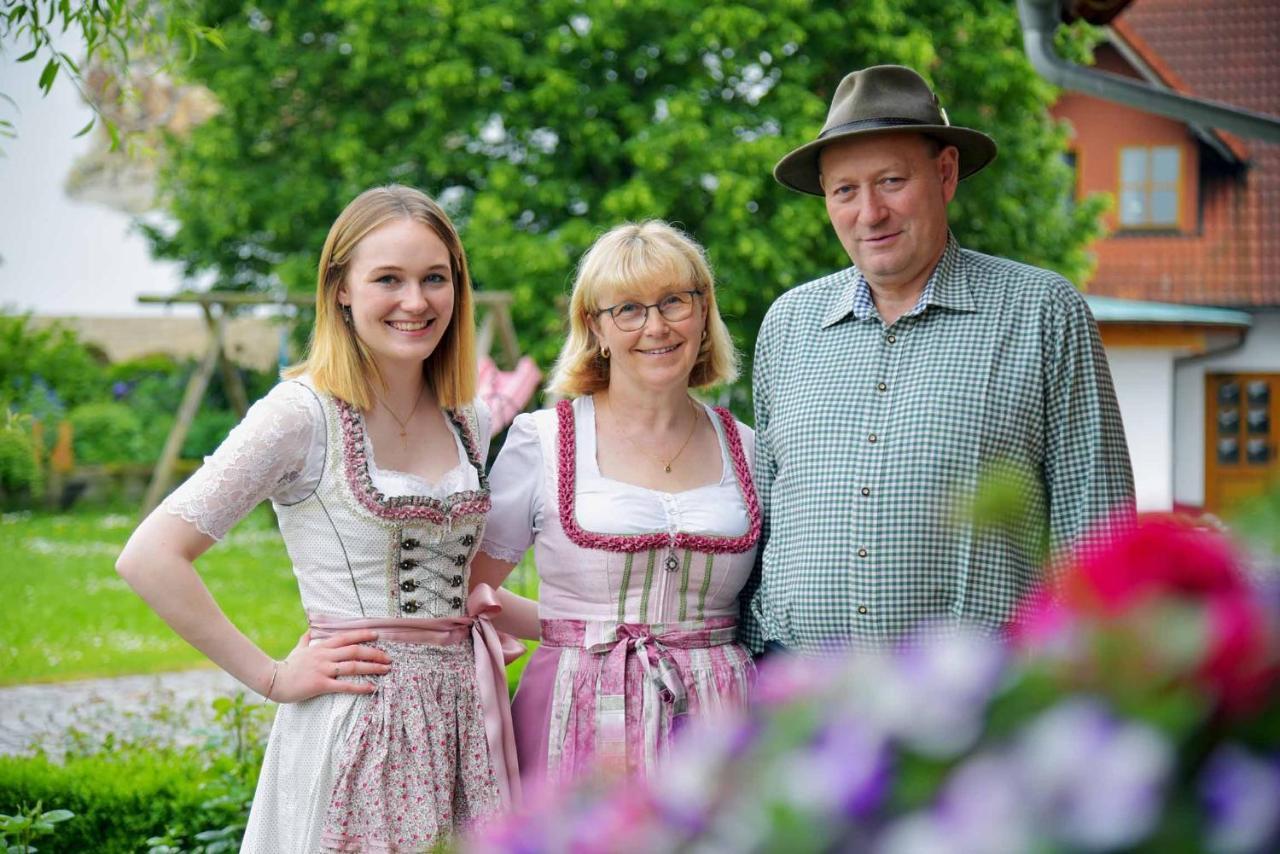 Landhotel Zur Pferdetraenke Schleid Esterno foto
