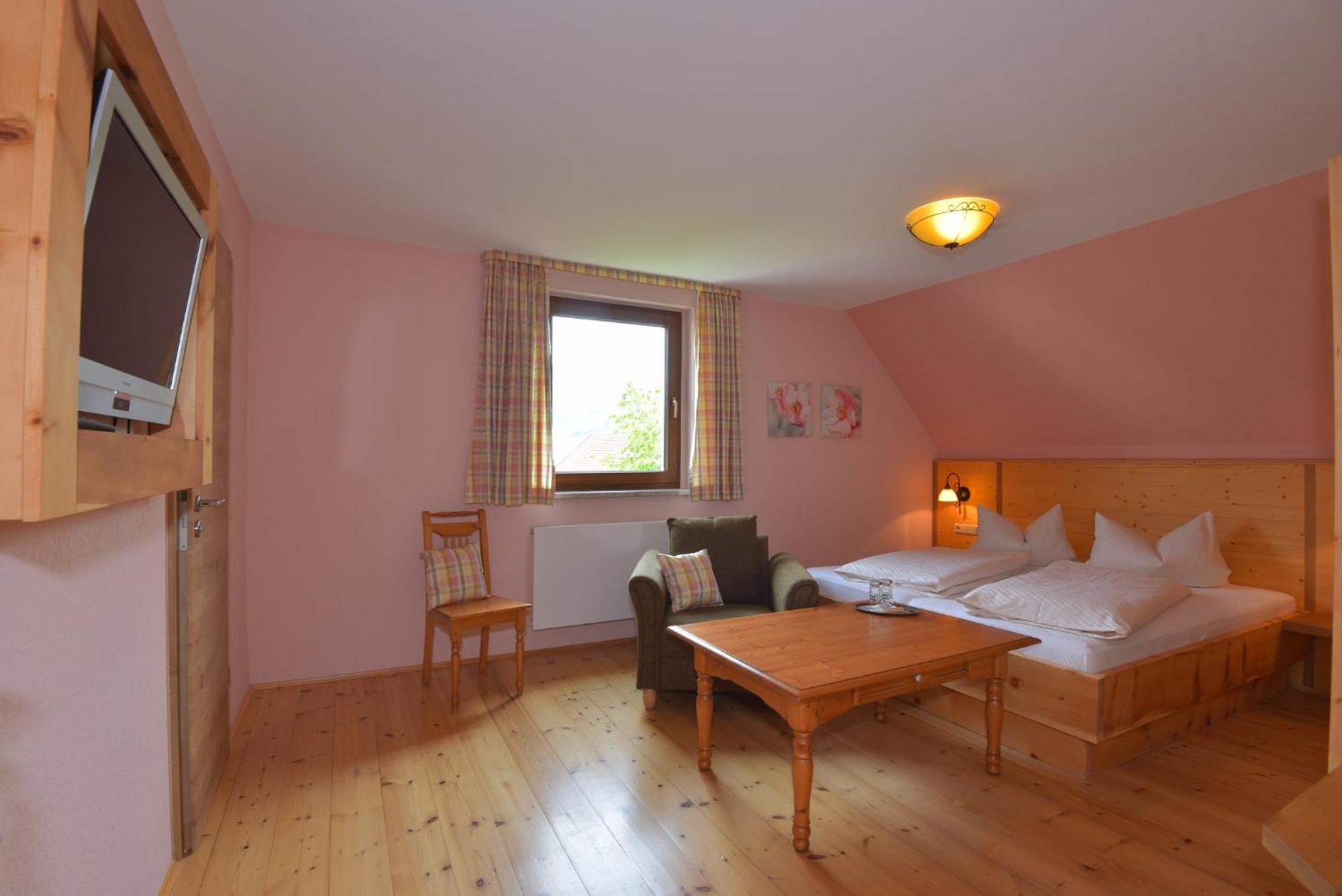 Landhotel Zur Pferdetraenke Schleid Esterno foto